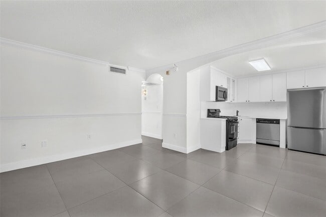 Building Photo - 3245 Virginia St