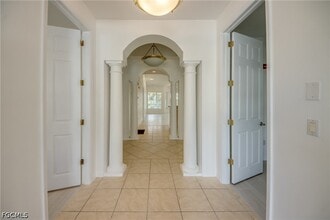 Building Photo - 15250 Riverbend Blvd