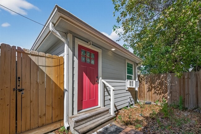 Building Photo - 5711 Brady St