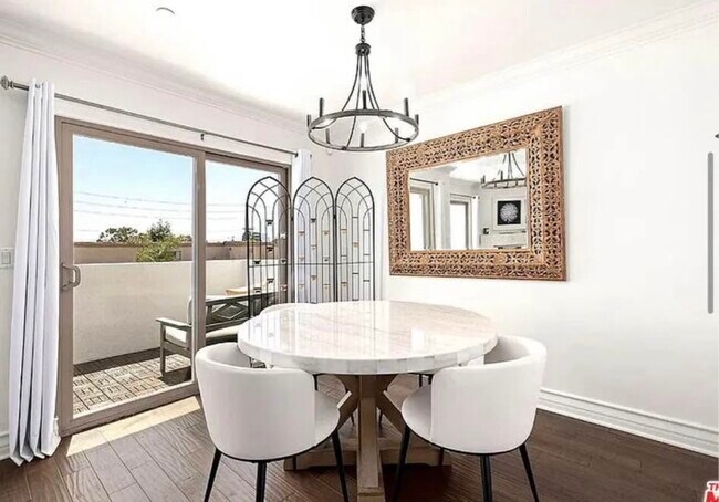 Foto del edificio - 1621 Barry Ave