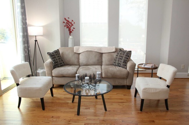 Foto del edificio - 2307 Camden Dr