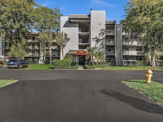 Photo - 9470 Poinciana Pl Apartment