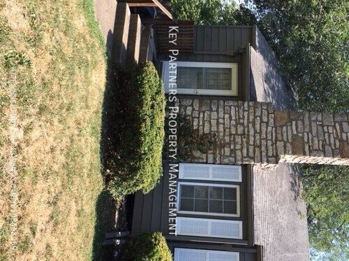 Building Photo - 619 NE 42nd-