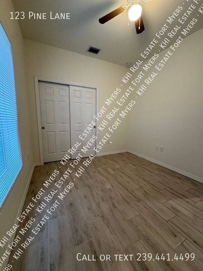 Foto del edificio - 123 Pine Ln