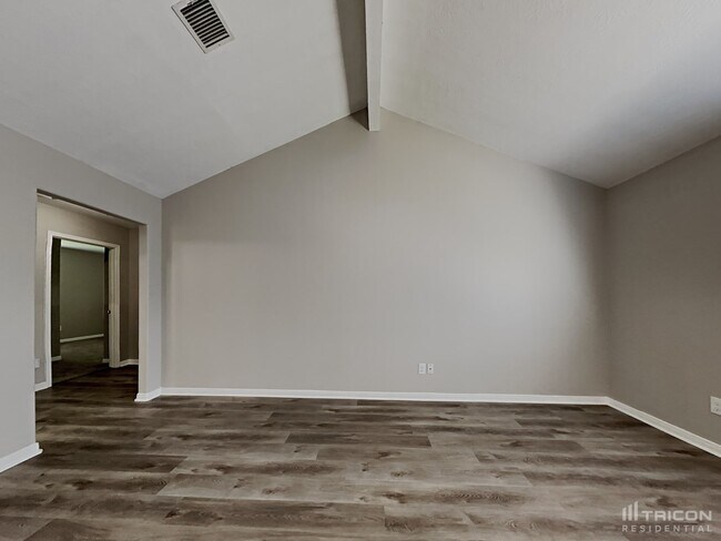 Building Photo - 16333 Sun View Ln