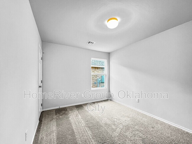 Foto del edificio - 927 Hudson Rd