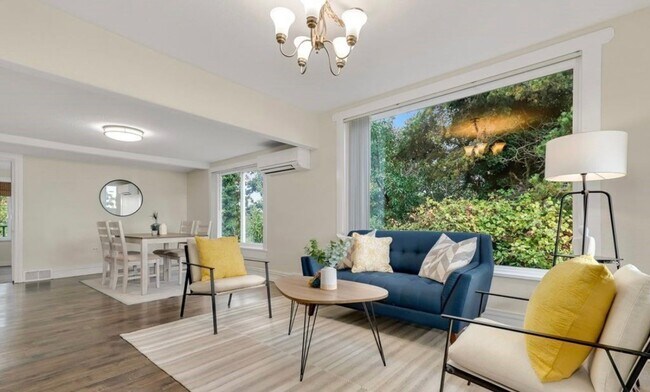 Foto del edificio - Welcome Home 3 bd 2 ba Home with Huge Yard...