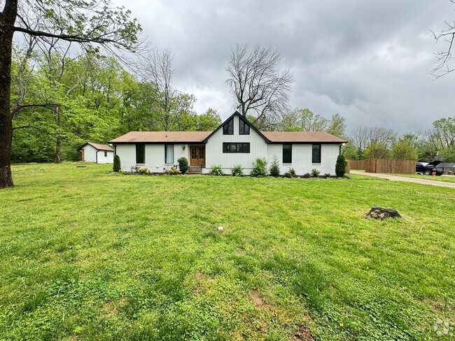 Building Photo - 523 Stonehenge Dr