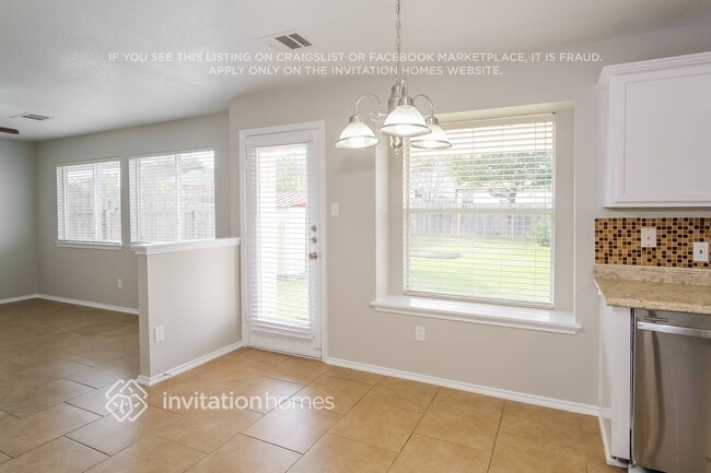 Foto del edificio - 14820 Lipton Ln