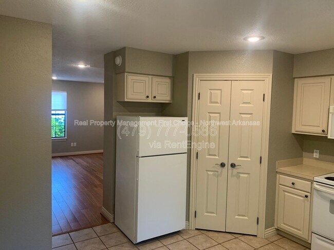 Foto del edificio - 1376 Oakland Ave