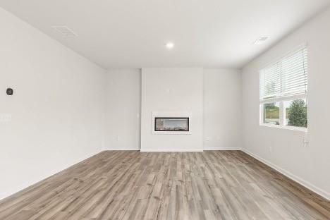 Building Photo - 8625 Paradise Dr