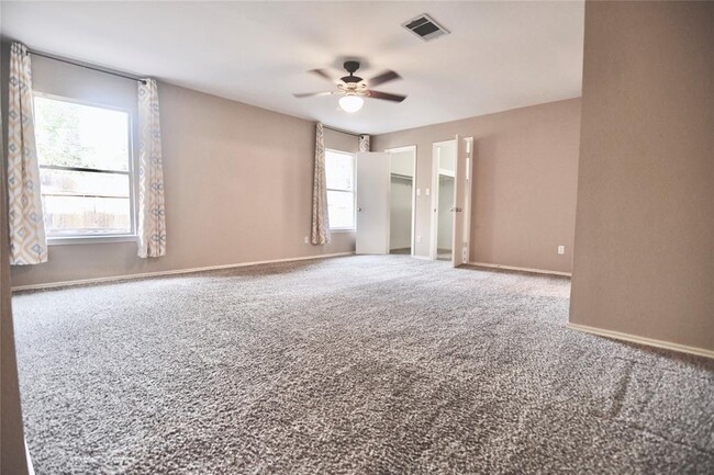 Building Photo - 905 Purple Martin Ct