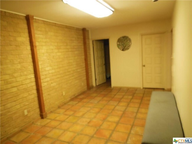 Building Photo - 1655 Kuehler Ave