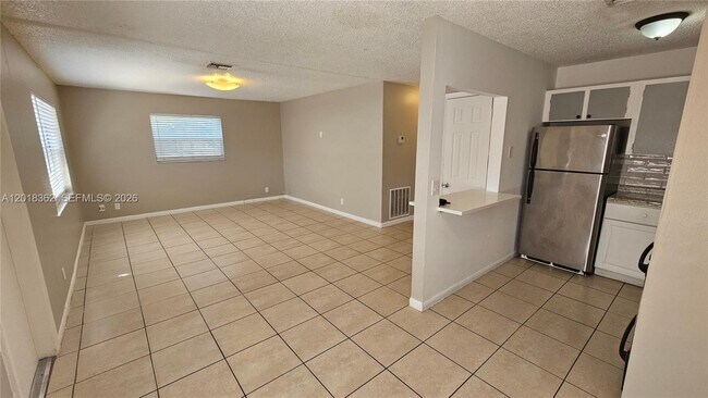 Foto del edificio - 860 SW 6th Ct