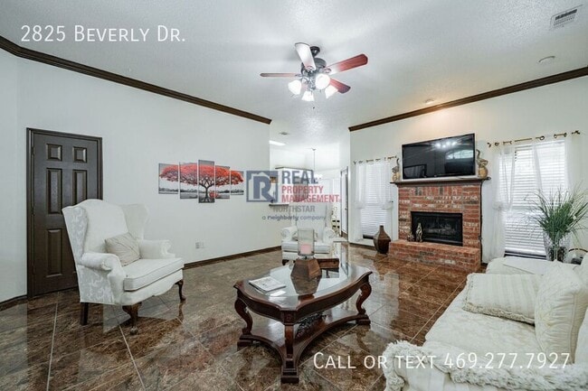 Building Photo - 2825 Beverly Dr