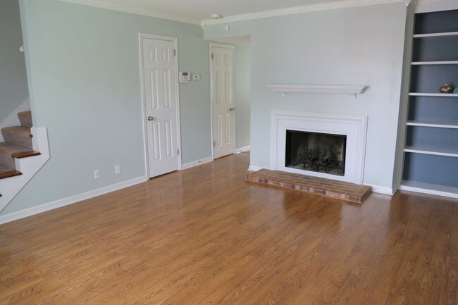 Building Photo - 5856 Brentwood Trace