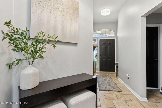 Foto del edificio - 1658 Hudderfield Cir W