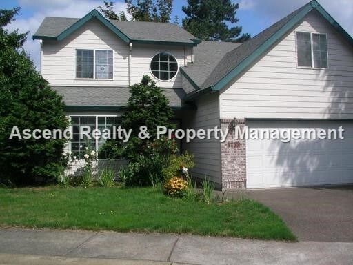 Foto principal - Available Now! Garden Home 4 Bed & Den Qui...