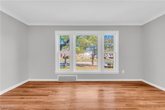 Building Photo - 21550 Miller Ave