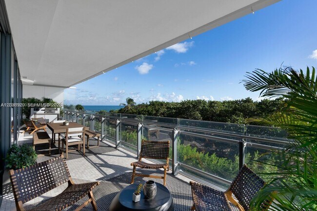 Foto del edificio - 8701 Collins Ave