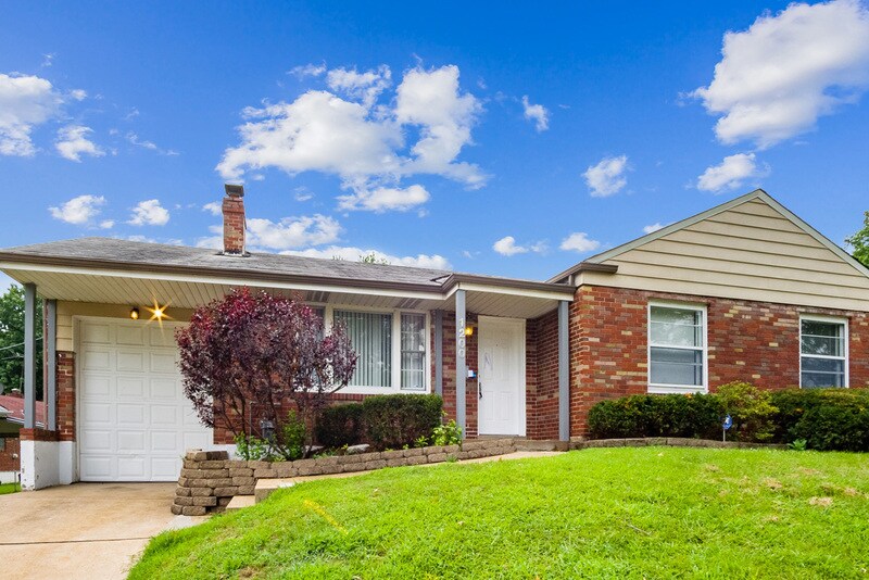 1200 Yukon Dr, Bellefontaine Neighbors, MO 63137 House Rental in