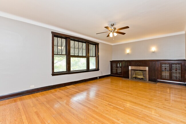 Building Photo - 3312 W Armitage Ave