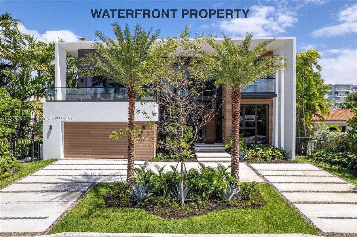Foto principal - 10161 E Broadview Dr