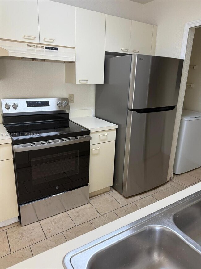 Foto del edificio - 2550 N Alafaya Trail