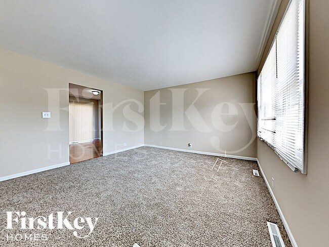 Foto del edificio - 8920 Woody Trail