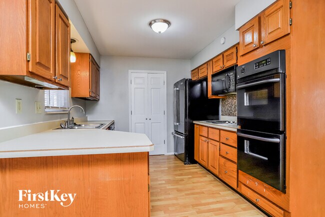 Foto del edificio - 4765 Bramble Berry Dr