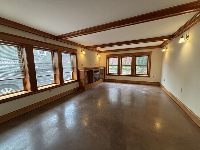 Building Photo - 431thompson