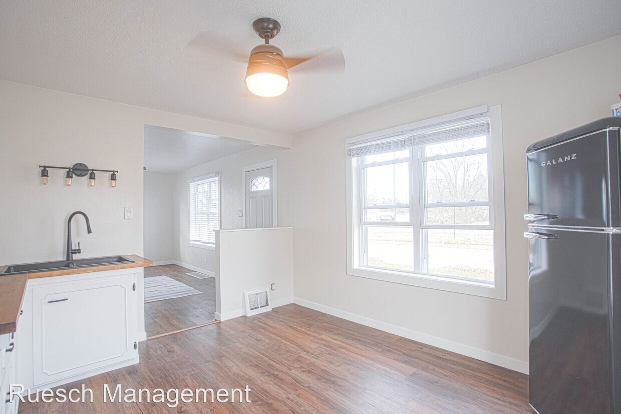 Primary Photo - 2 br, 1 bath House - 926 Eastman Ave