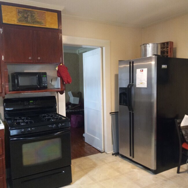 Foto del edificio - Three Bedroom, 2 Bathroom