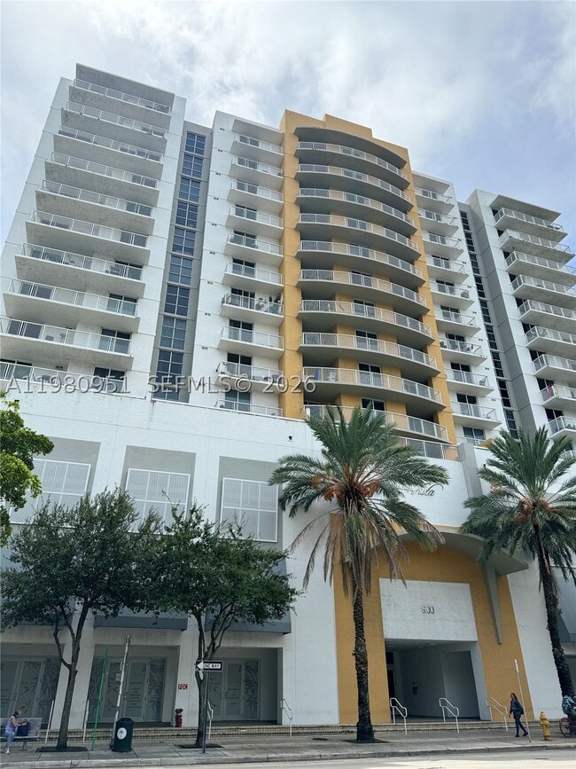 Building Photo - 900 SW 8th St