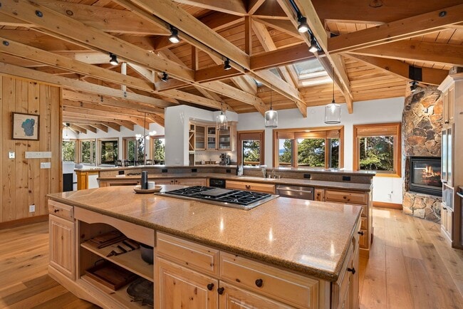 Building Photo - Eagles nest