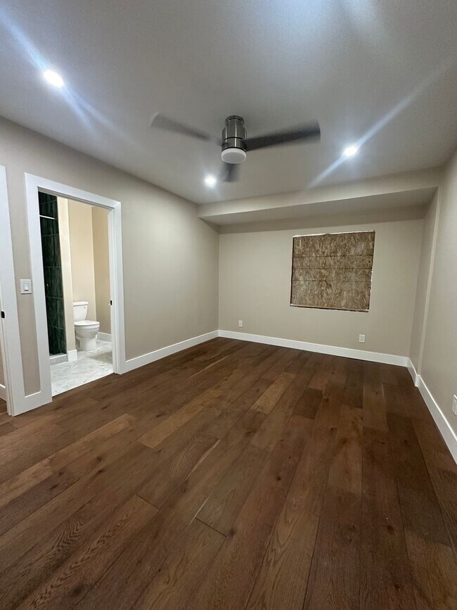 Foto del edificio - Charming Home in Downtown Orange (Garage N...