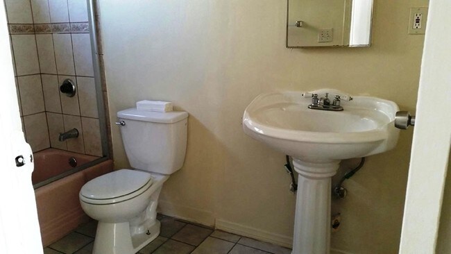 Foto del edificio - 6717 Irvine Ave