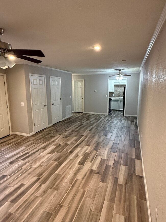 Living Rom - 819 Hardy Springs Cir