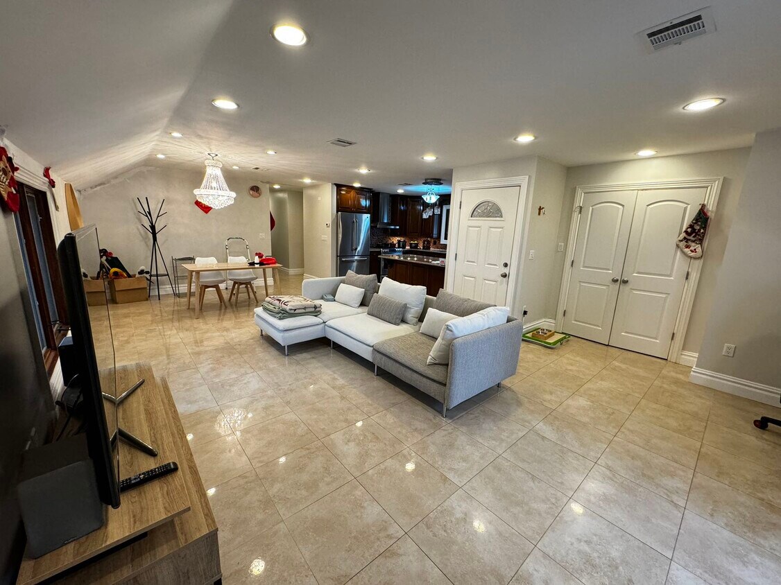 14521 22nd Ave Unit 2, Whitestone, NY 11357 Apartments in Whitestone