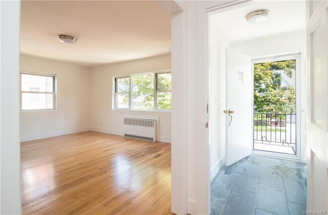 Building Photo - 106 Sweetfield Cir