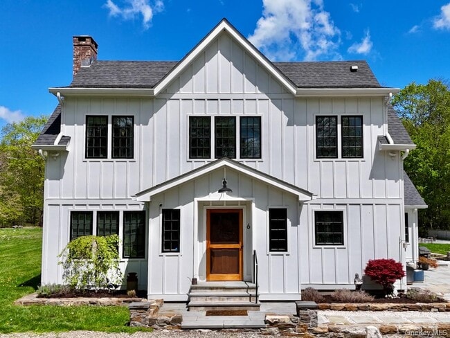 Building Photo - 6 Byrds Hill Rd