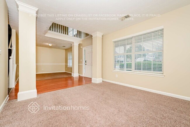 Building Photo - 360 Hazelhurst Dr