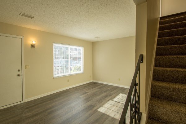 Building Photo - 224 Peppertree Ln