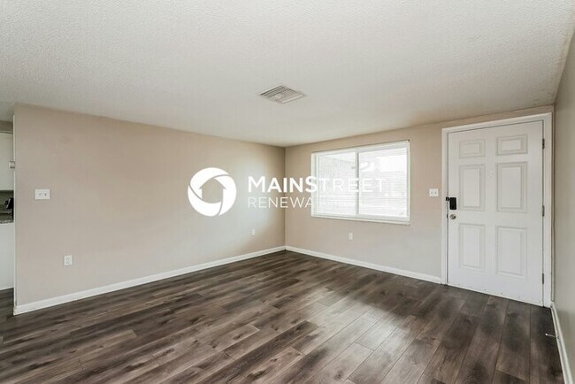 Building Photo - 3 Bedroom Pet-Friendly Home in Port Richey, FL with Main Street Renewal