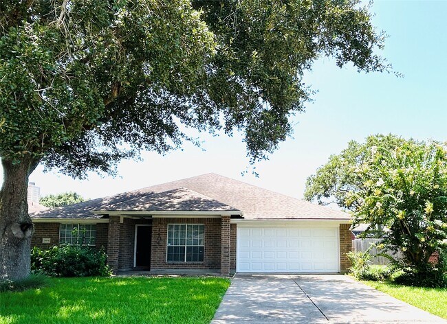 Building Photo - 1404 Helmsley Dr