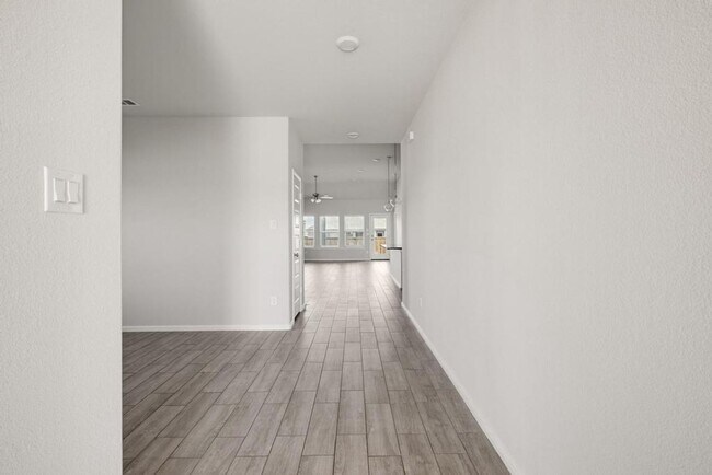Foto del edificio - FREE 50" TV IF MOVE-IN BY 4/15/26 Stunning 4-Bedroom Home in Crowley
