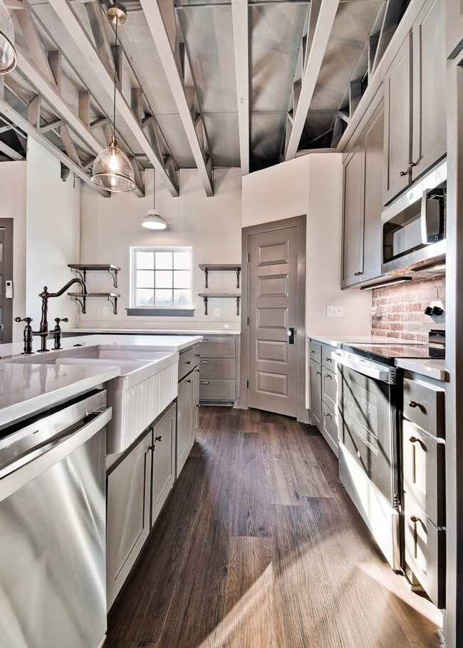 Building Photo - Chicago Row Townhouse