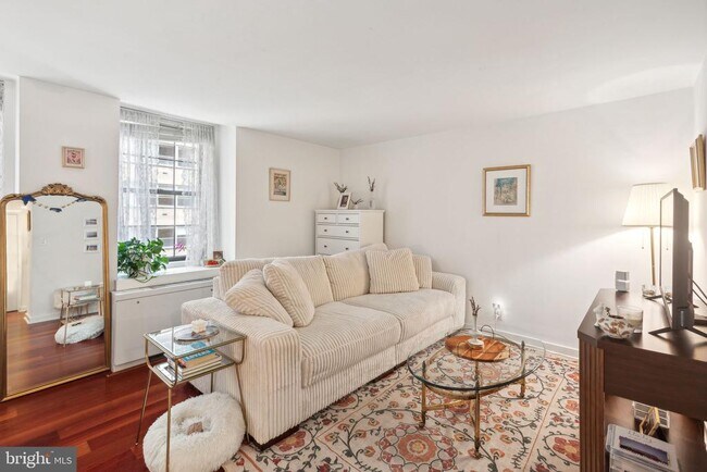 Foto del edificio - 219 S 18th St