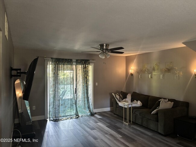 Building Photo - 1950 Paine Ave