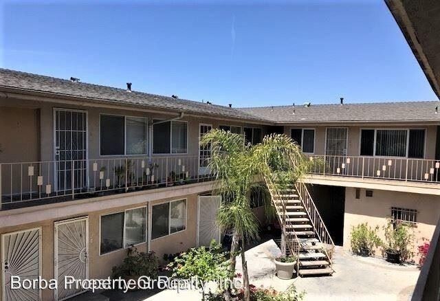 Foto principal - 3100 E 7th St
